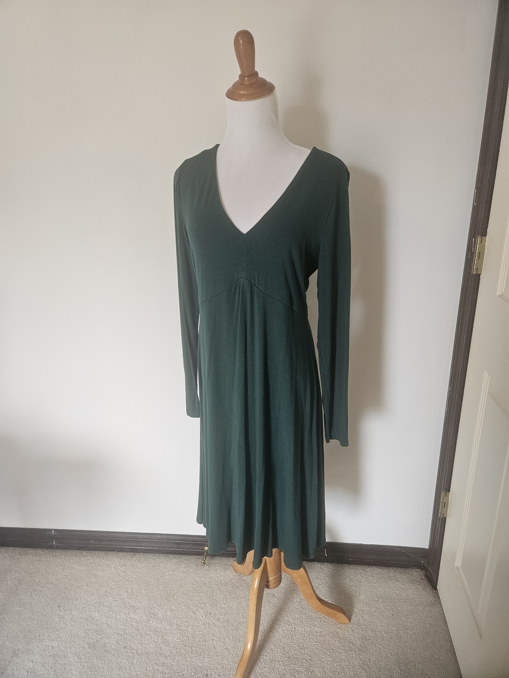 Old Navy Forest Green V-Neck Long Sleeve Midi Dress